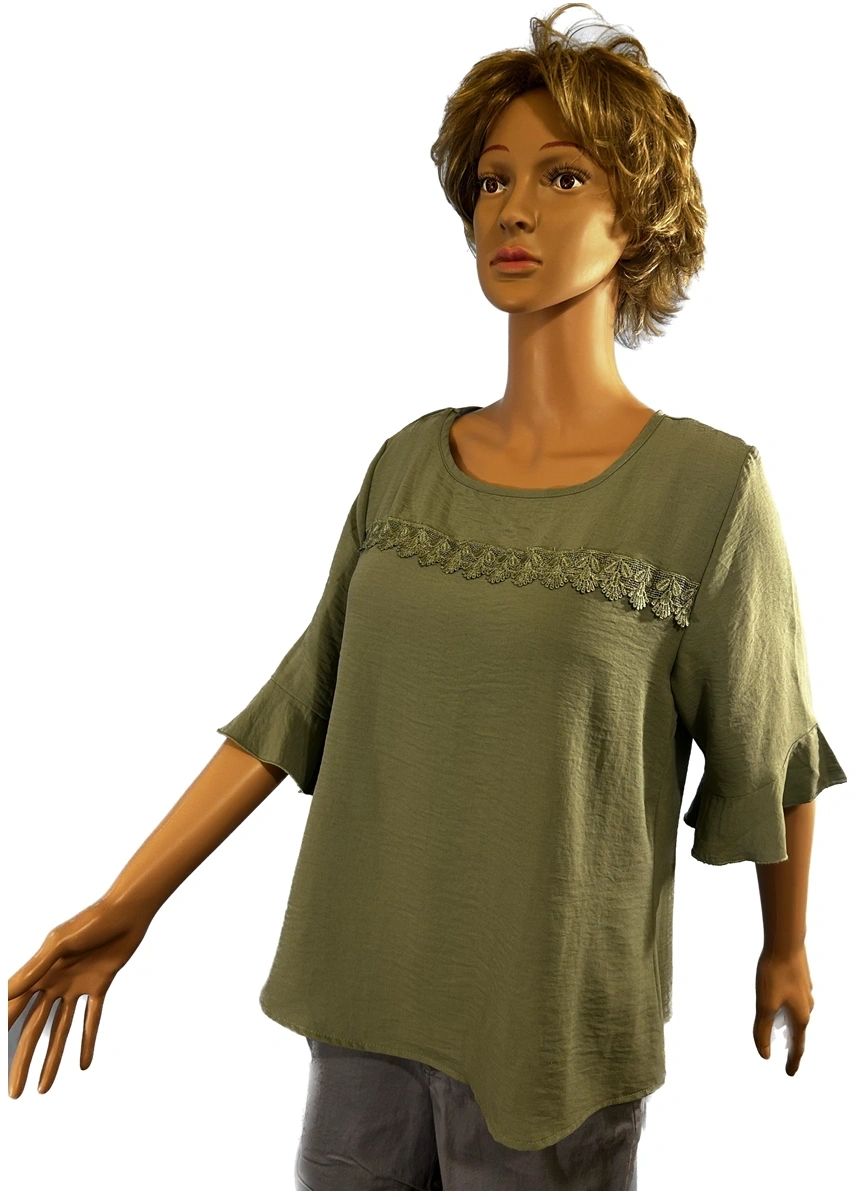 Size 12 blouse, quarter sleeve.